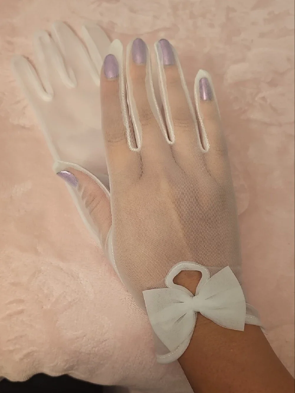 Sheer White Bow-Accent Ladies Gloves